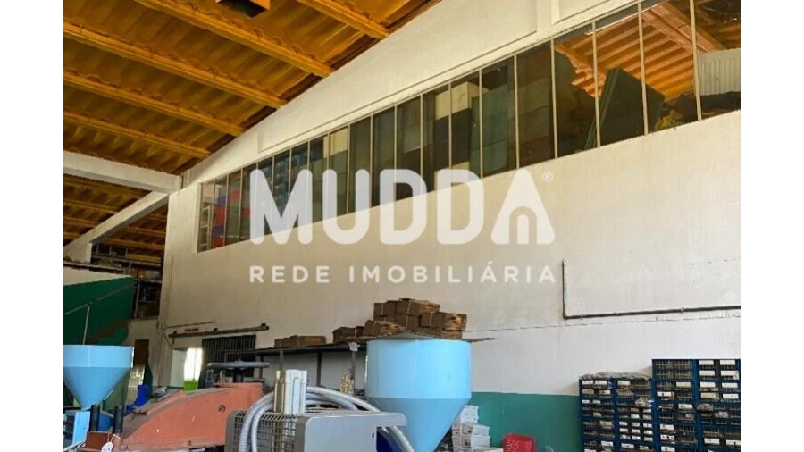Armazém para Venda em São João da Madeira Foto 20
