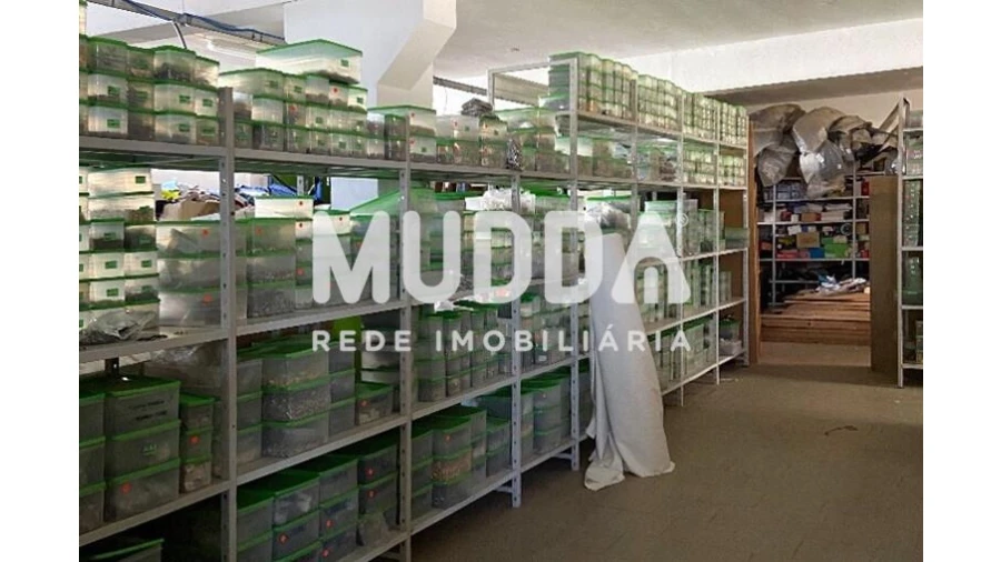 Armazém para Venda em São João da Madeira Foto 13