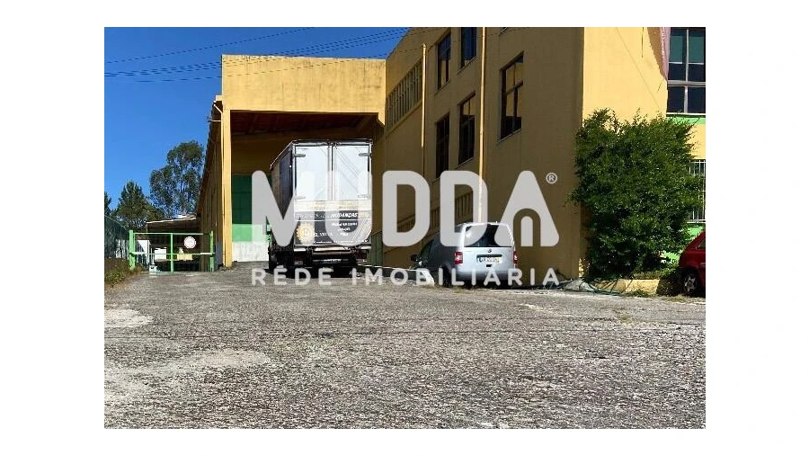 Armazém para Venda em São João da Madeira Foto 18