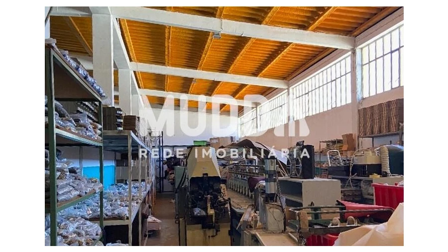 Armazém para Venda em São João da Madeira Foto 7