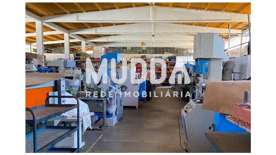 Armazém para Venda em São João da Madeira Foto 21