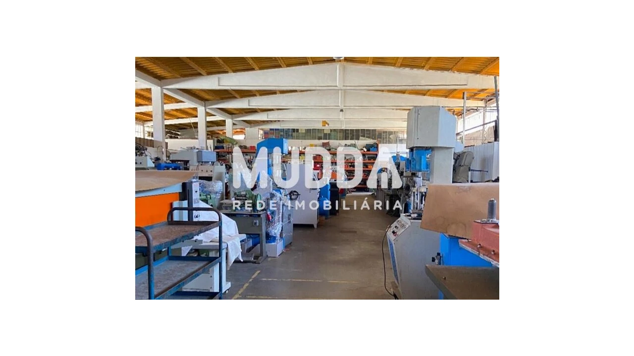 Armazém para Venda em São João da Madeira Foto 21