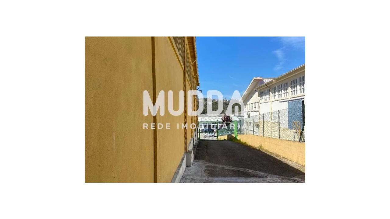 Armazém para Venda em São João da Madeira Foto 15