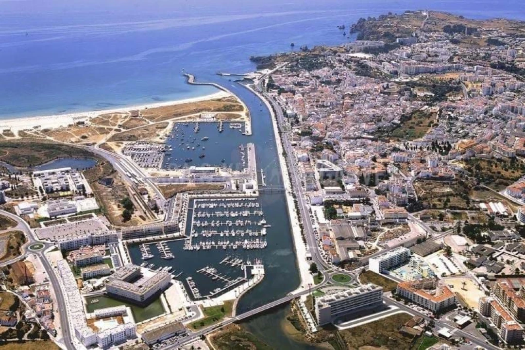 Terreno para Venda em Lagos (São Sebastião e Santa Maria) Foto 2