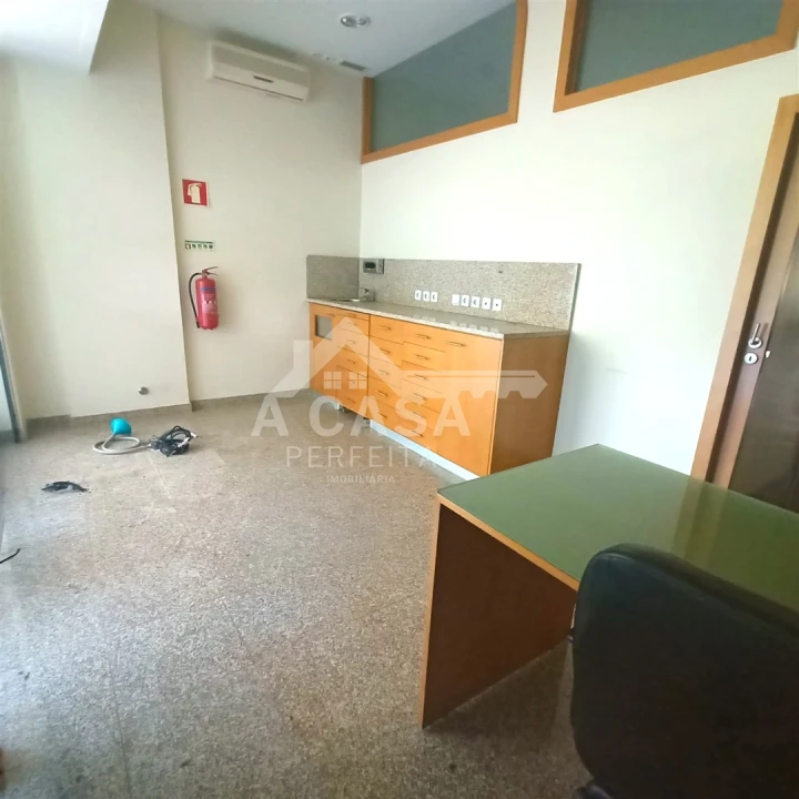 Loja para Arrendamento em Lordelo do Ouro e Massarelos Foto 6