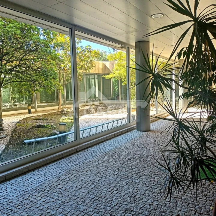 Loja para Arrendamento em Lordelo do Ouro e Massarelos Foto 3