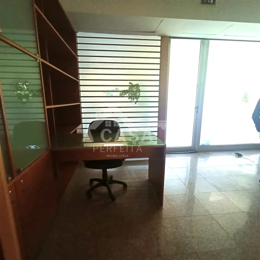 Loja para Arrendamento em Lordelo do Ouro e Massarelos Foto 8