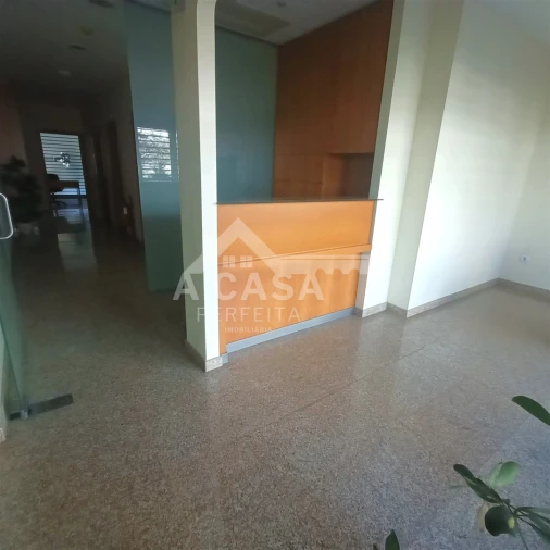 Loja para Arrendamento em Lordelo do Ouro e Massarelos Foto 15