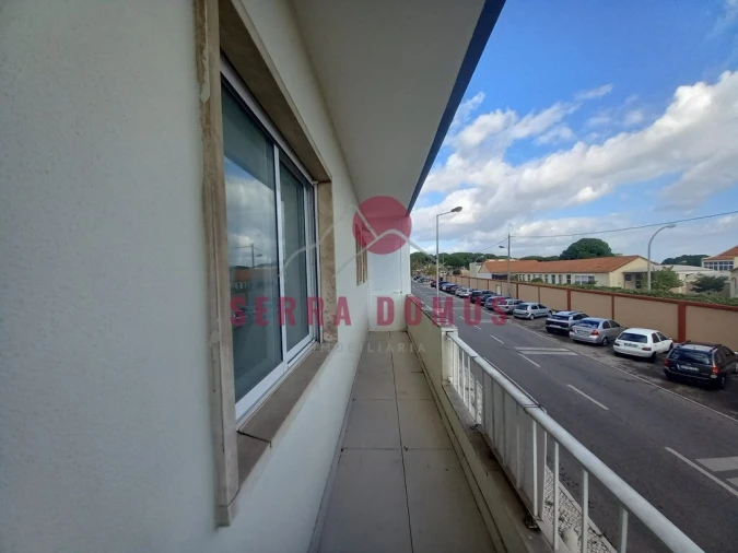 Apartamento T4 para Venda em Laranjeiro e Feijó Foto 5
