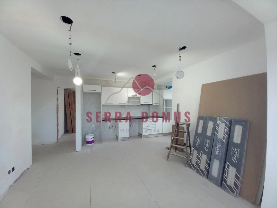 Apartamento T4 para Venda em Laranjeiro e Feijó Foto 9