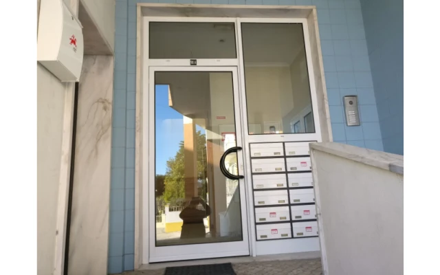 Apartamento T1 para Venda em Carregado e Cadafais Foto 2