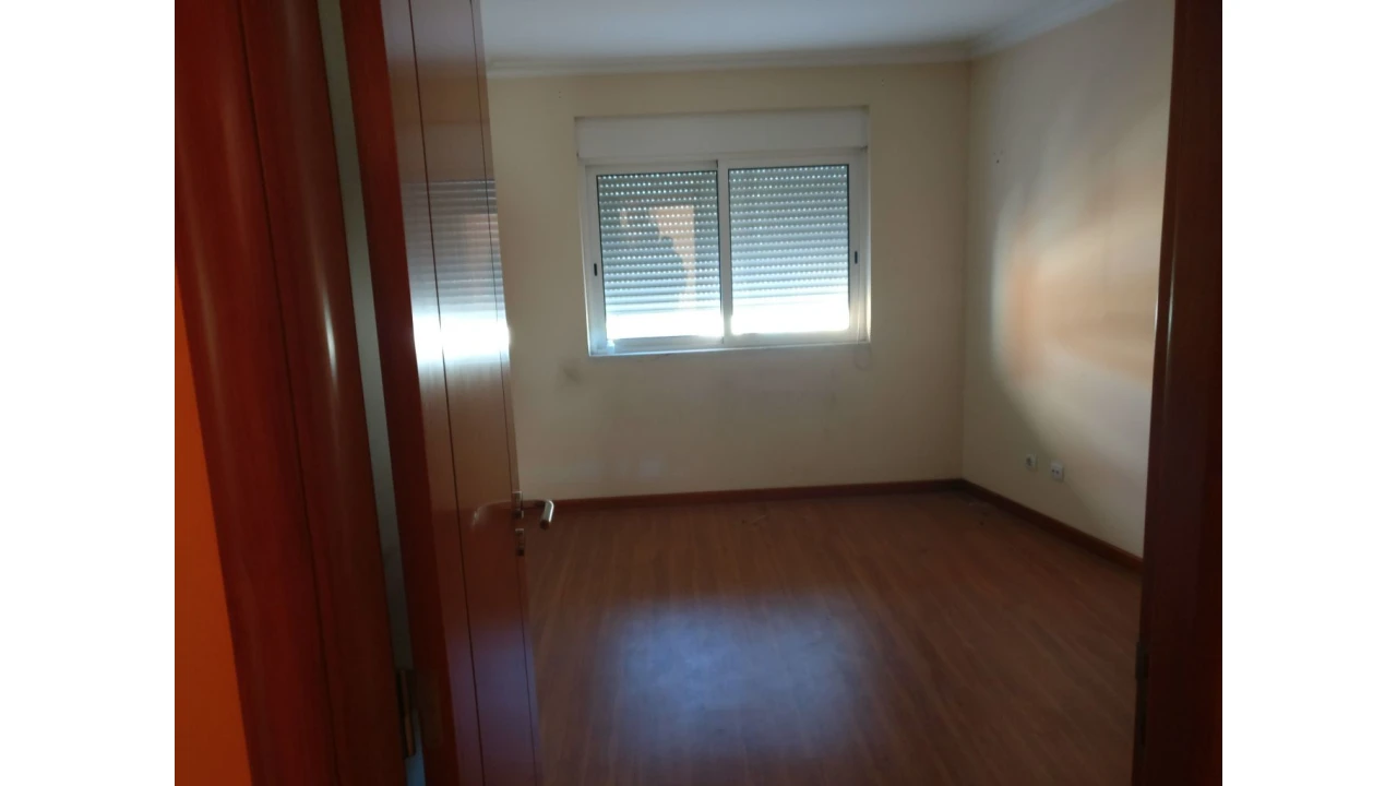 Apartamento T1 para Venda em Carregado e Cadafais Foto 6