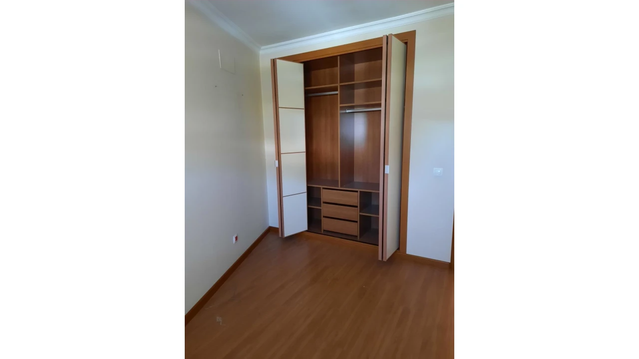 Apartamento T1 para Venda em Carregado e Cadafais Foto 5