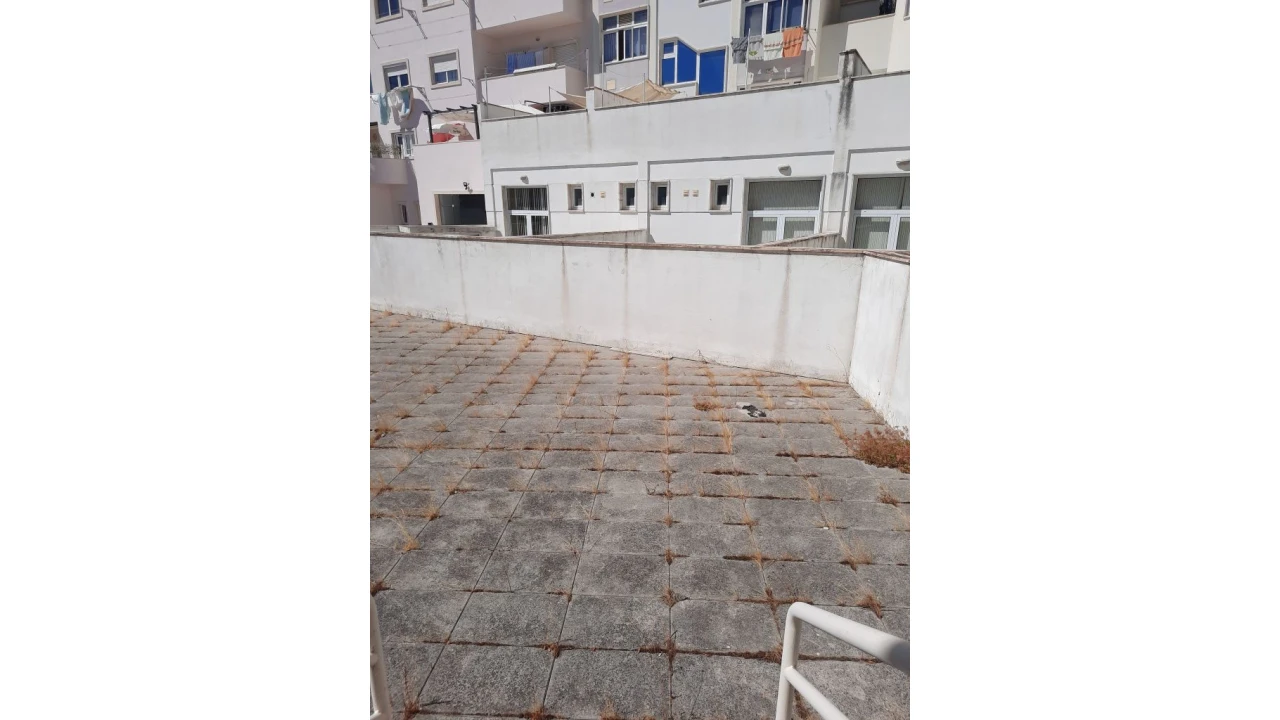 Apartamento T1 para Venda em Carregado e Cadafais Foto 9
