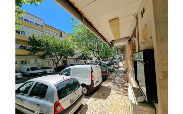 Loja para Arrendamento em Falagueira-Venda Nova Foto 4