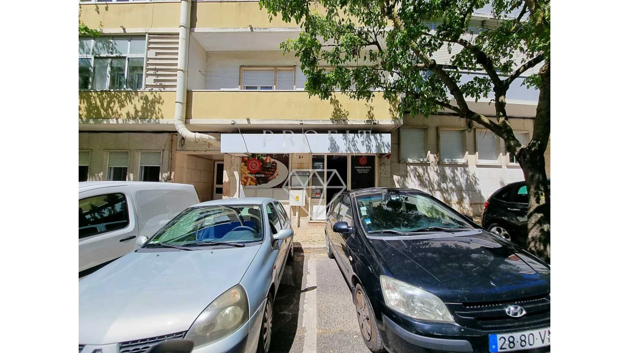 Loja para Arrendamento em Falagueira-Venda Nova Foto 2