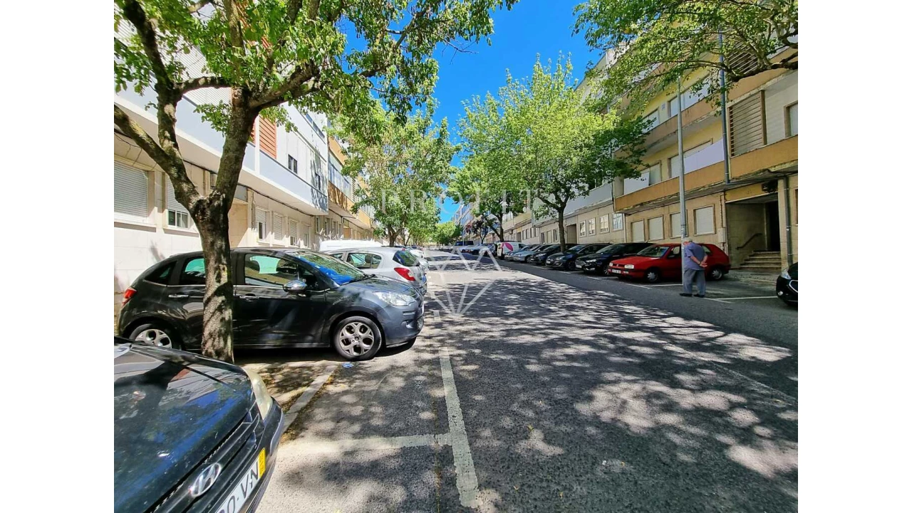 Loja para Arrendamento em Falagueira-Venda Nova Foto 5