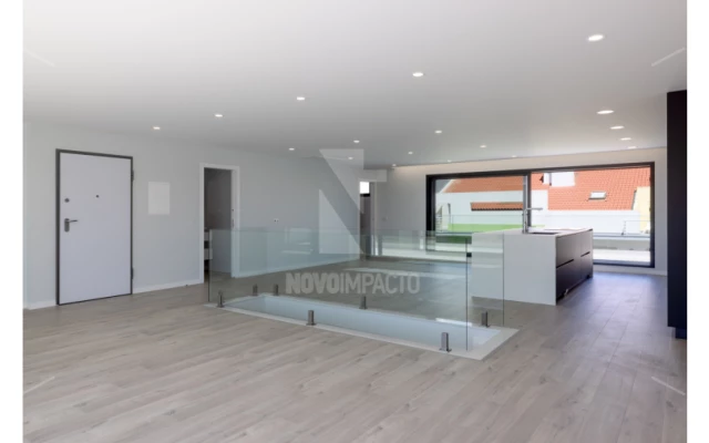 Apartamento T4 para Venda em Alcochete Foto 3
