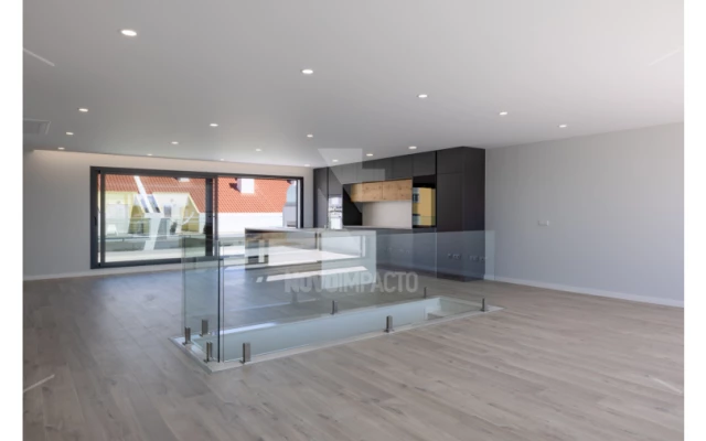 Apartamento T4 para Venda em Alcochete Foto 2