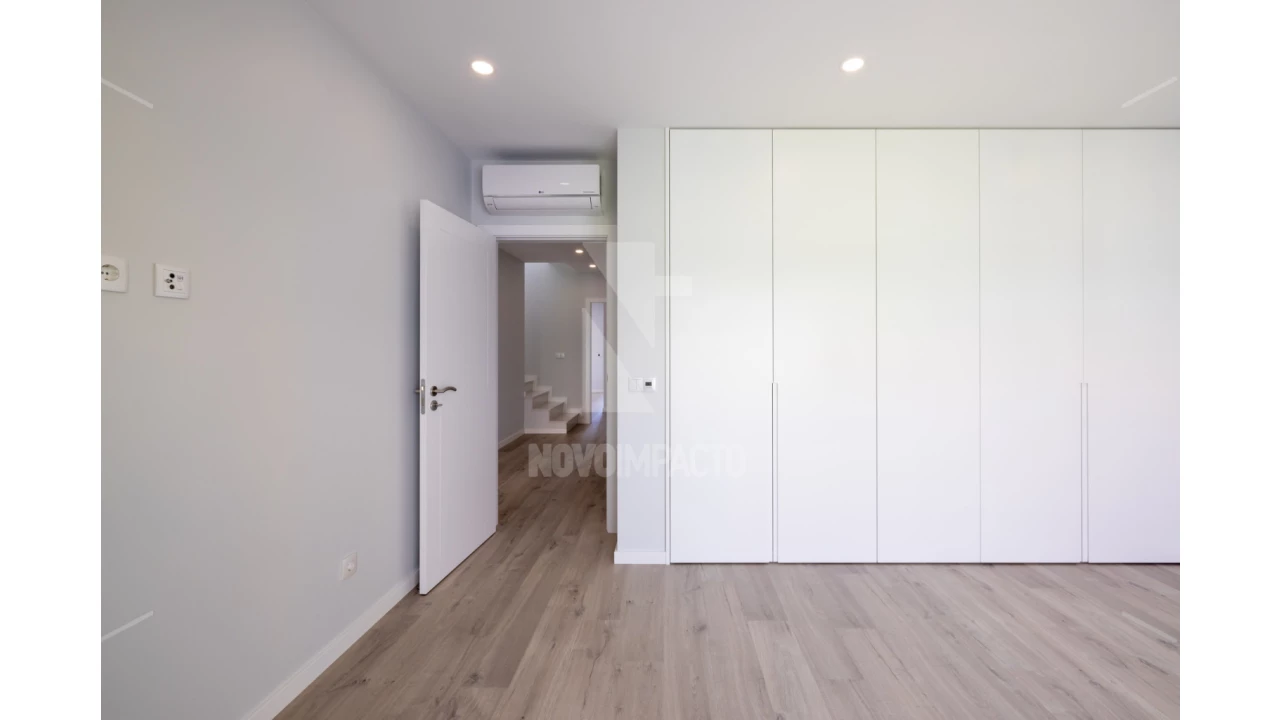 Apartamento T4 para Venda em Alcochete Foto 16