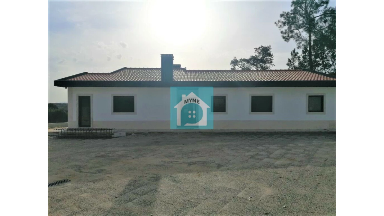 Moradia T4 para Venda em Rio Maior Foto 1