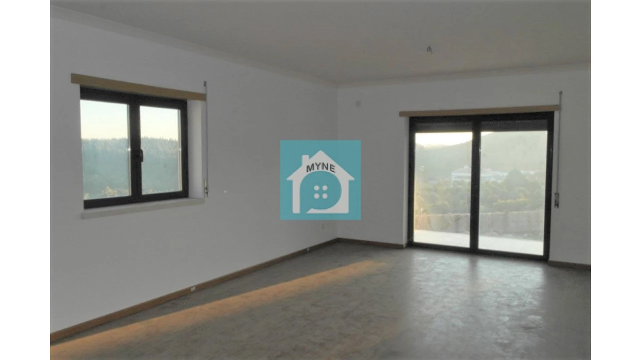 Moradia T4 para Venda em Rio Maior Foto 14
