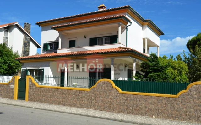 Moradia T4 para Venda em Nossa Sra de Fatima