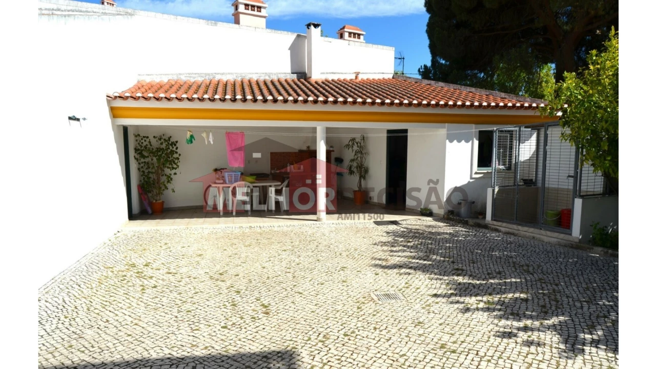 Moradia T4 para Venda em Nossa Sra de Fatima Foto 6