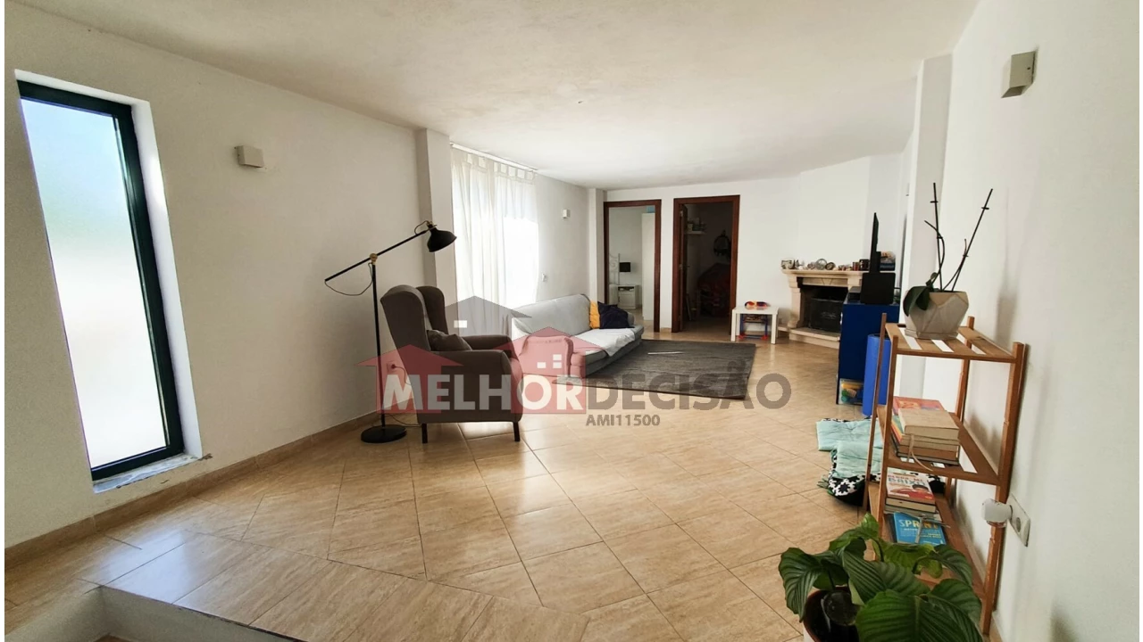 Moradia T4 para Venda em Vila Nova da Barquinha Foto 3