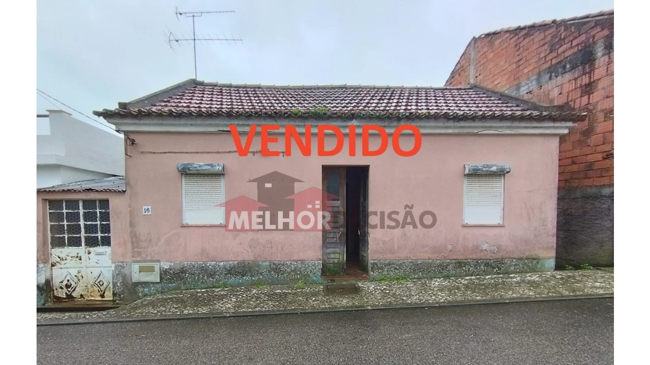 Moradia T2 para Venda em Praia do Ribatejo Foto 1