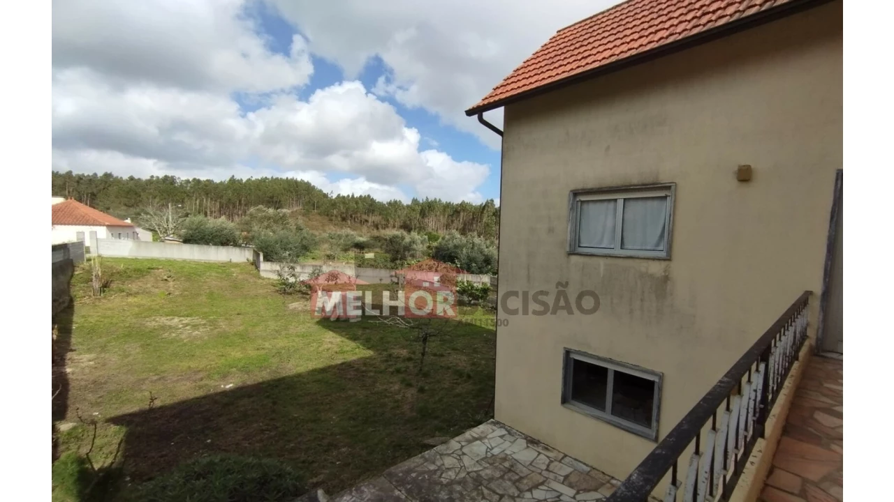 Moradia T3 para Venda em Caxarias Foto 3