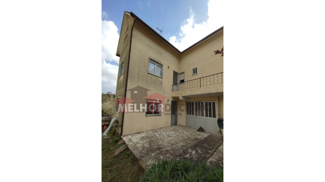 Moradia T3 para Venda em Caxarias Foto 4