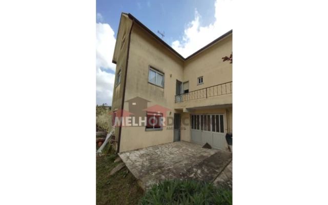 Moradia T3 para Venda em Caxarias Foto 4