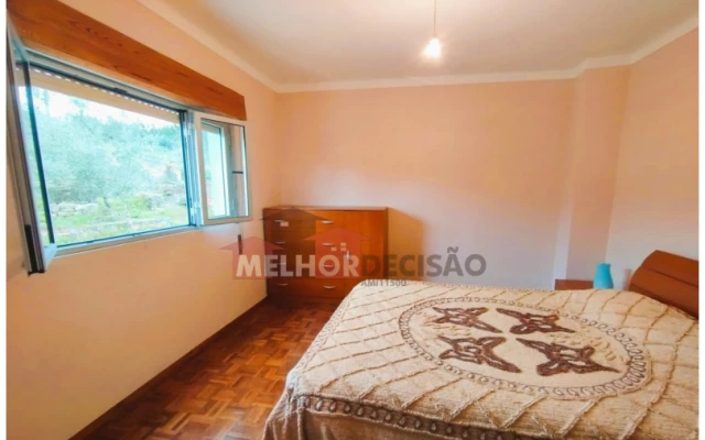 Moradia T3 para Venda em Caxarias Foto 8