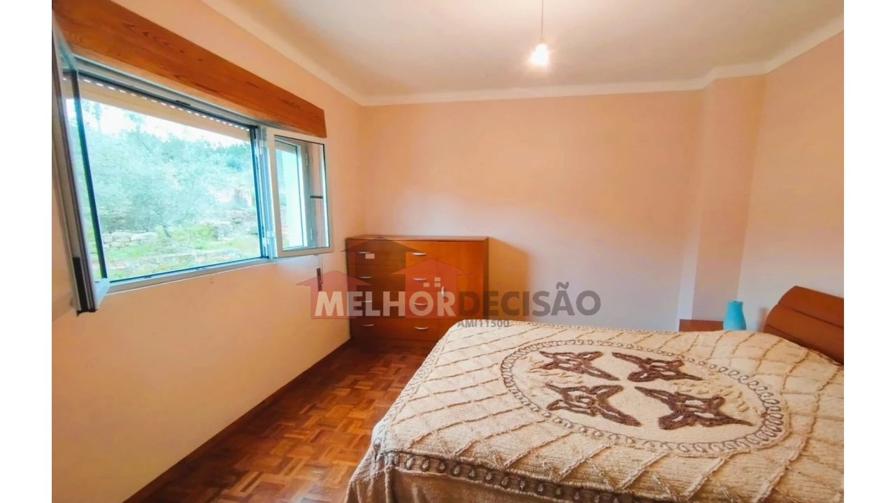 Moradia T3 para Venda em Caxarias Foto 8