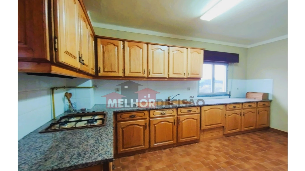 Moradia T3 para Venda em Caxarias Foto 15