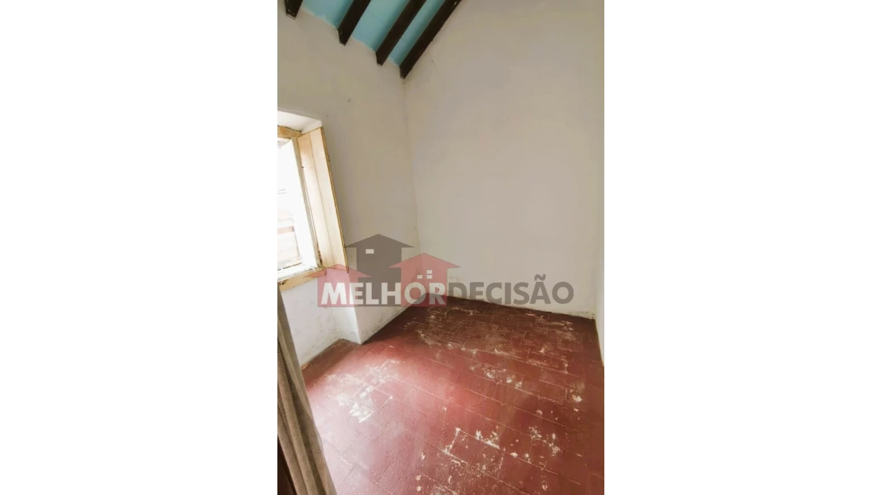 Moradia T3 para Venda em Tramagal Foto 8