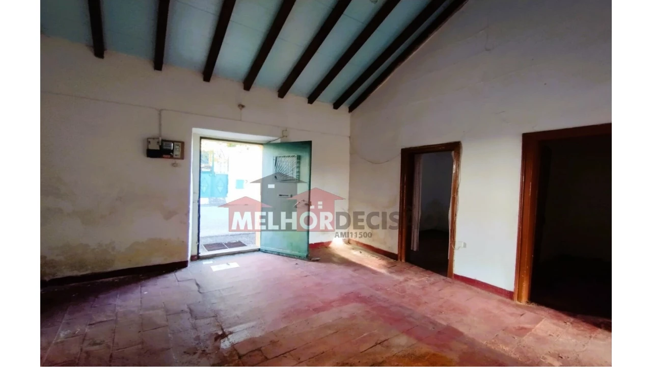 Moradia T3 para Venda em Tramagal Foto 5