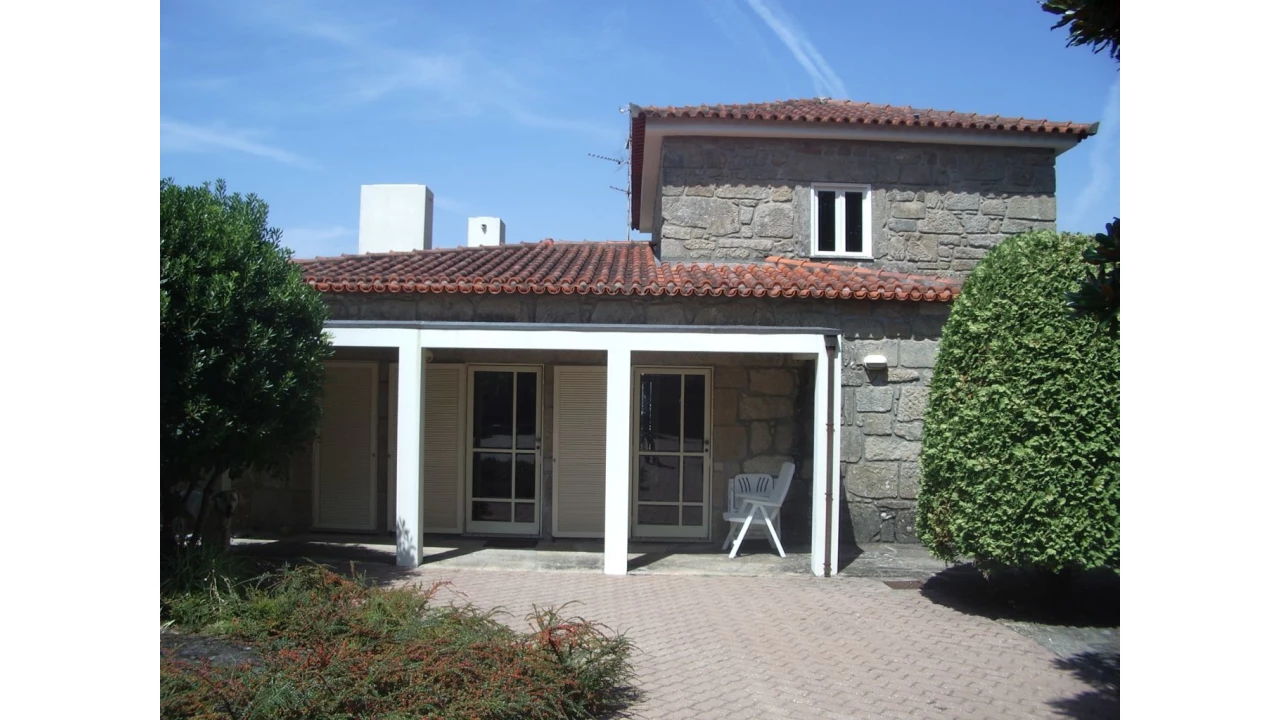 Moradia T4 para Venda em Loivo Foto 1