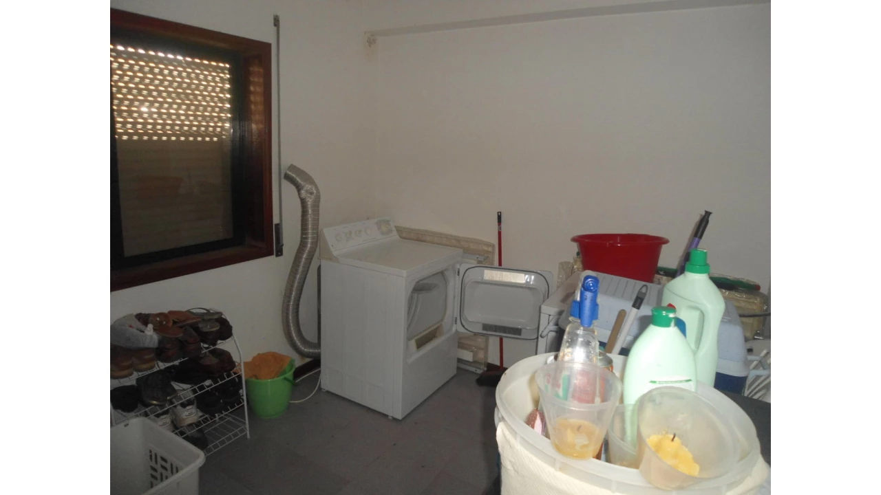 Moradia T4 para Venda em Vila Praia de Ancora Foto 9