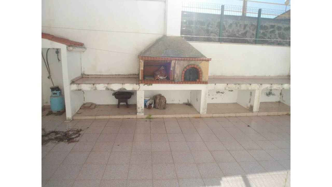 Moradia T4 para Venda em Vila Praia de Ancora Foto 4