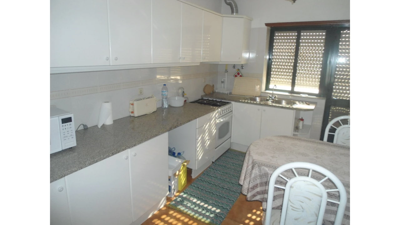 Moradia T4 para Venda em Vila Praia de Ancora Foto 3