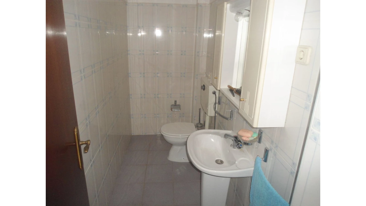 Moradia T4 para Venda em Vila Praia de Ancora Foto 10
