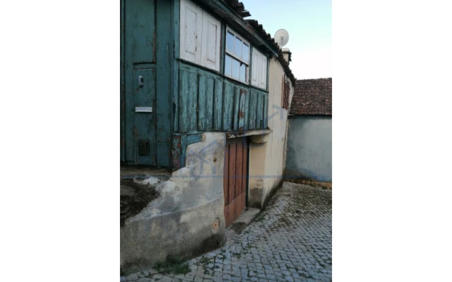 Moradia T2 para Venda em Açoreira Foto 1