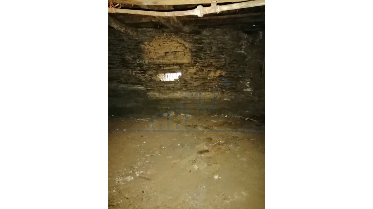 Moradia T2 para Venda em Açoreira Foto 6