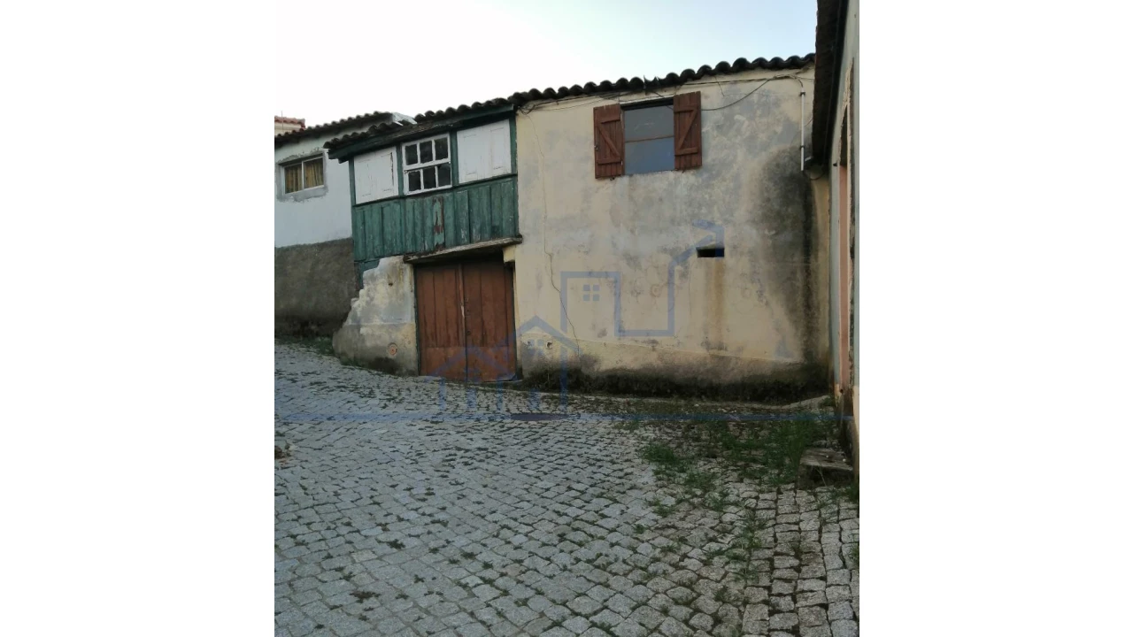 Moradia T2 para Venda em Açoreira Foto 2