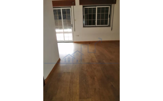 Moradia T3 para Venda em Horta da Vilariça Foto 4