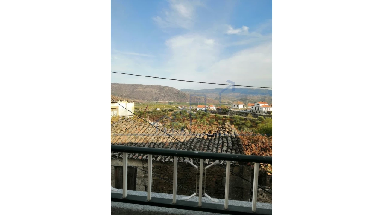 Moradia T3 para Venda em Horta da Vilariça Foto 3