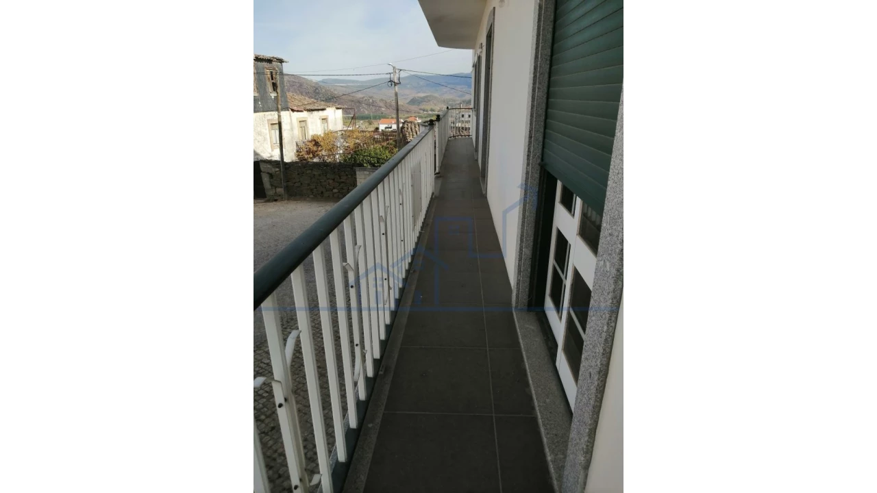 Moradia T3 para Venda em Horta da Vilariça Foto 5