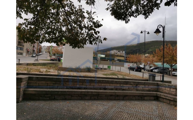 Armazém para Venda em Torre de Moncorvo Foto 4